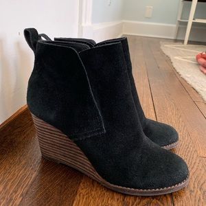 Lucky Brand black wedges